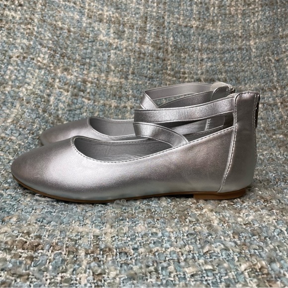 Nova Utopia Toddler Little Girls Dress Ballet Ankle Strap Flat Shoes in Silver - Picture 3 of 8